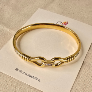 Interlocking bangle bracelet