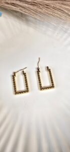 Ribbed gold earrings
