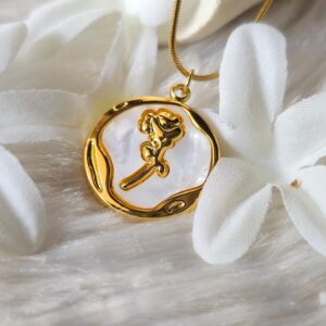 Floral motif pendant