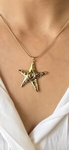 Ocean-inspired necklace