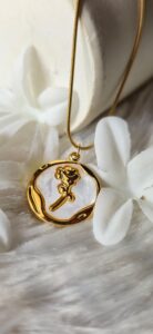 Floral motif pendant